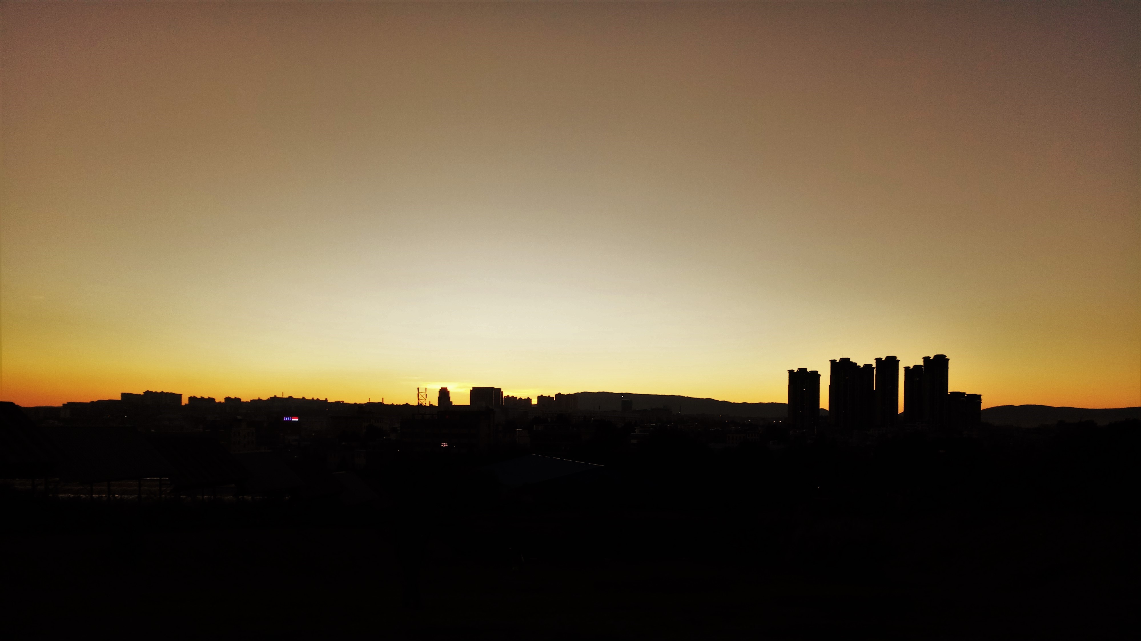 点击放大图片 P71202-182929.jpg